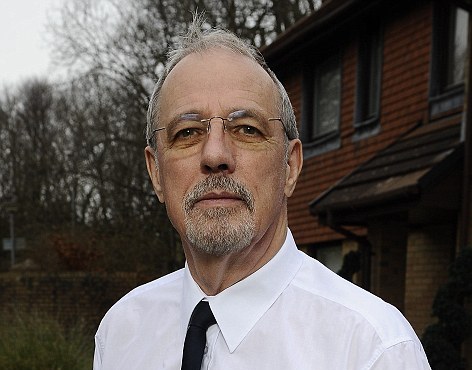 Pilot Bill Hagan: " Saya Cungkil Mata Pembajak, Selamatkan 398 Penumpang "